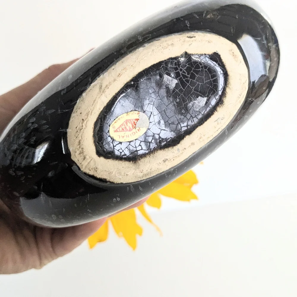 Vintage Round Vase with 80s Art Deco Revival Style, Black with Gray White Speckl